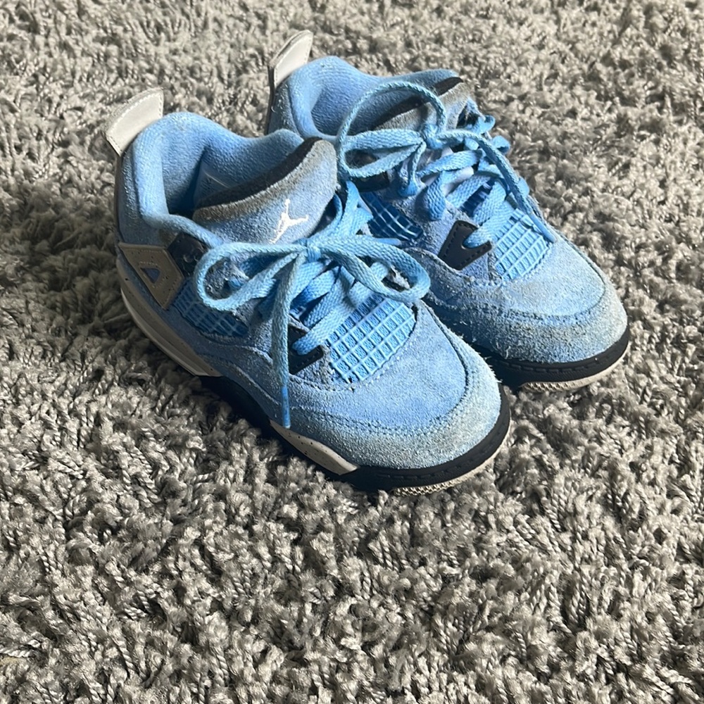 Toddler Air Jordan 4 Retro ‘University Blue’